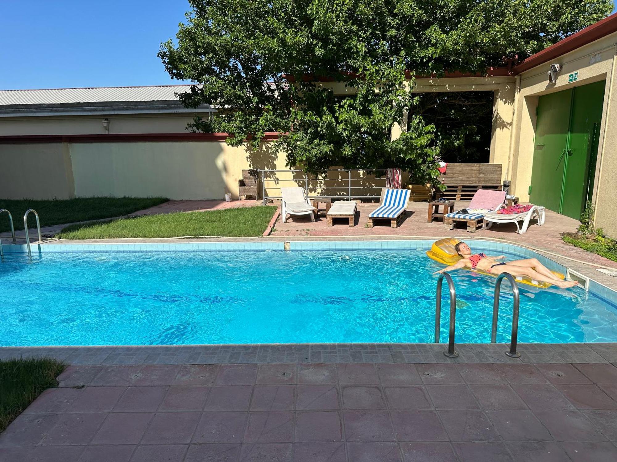 באקו Red Roof Seaview Hotel מראה חיצוני תמונה