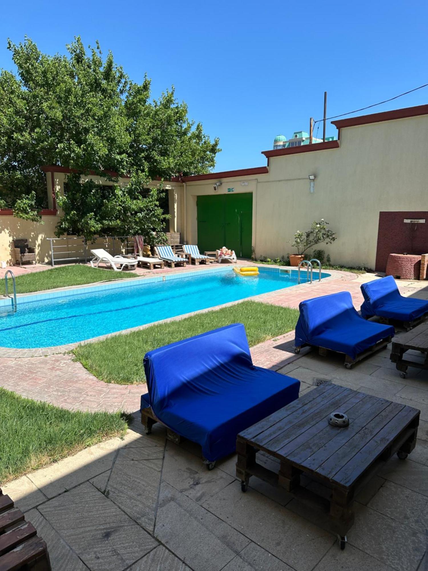 באקו Red Roof Seaview Hotel מראה חיצוני תמונה