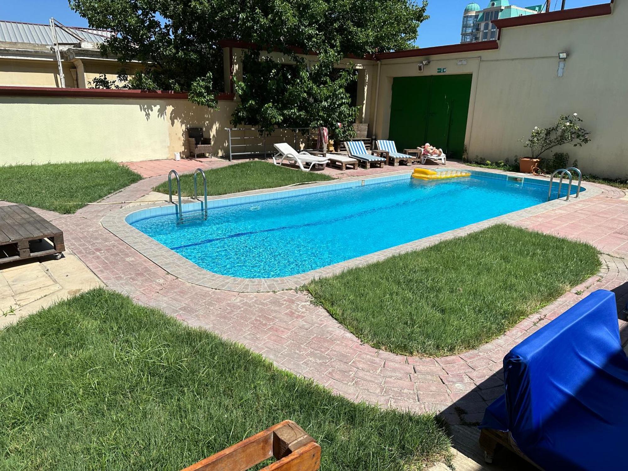 באקו Red Roof Seaview Hotel מראה חיצוני תמונה