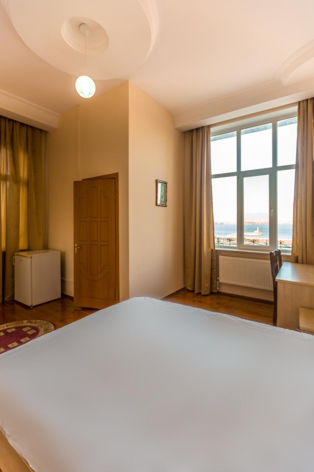 באקו Red Roof Seaview Hotel מראה חיצוני תמונה