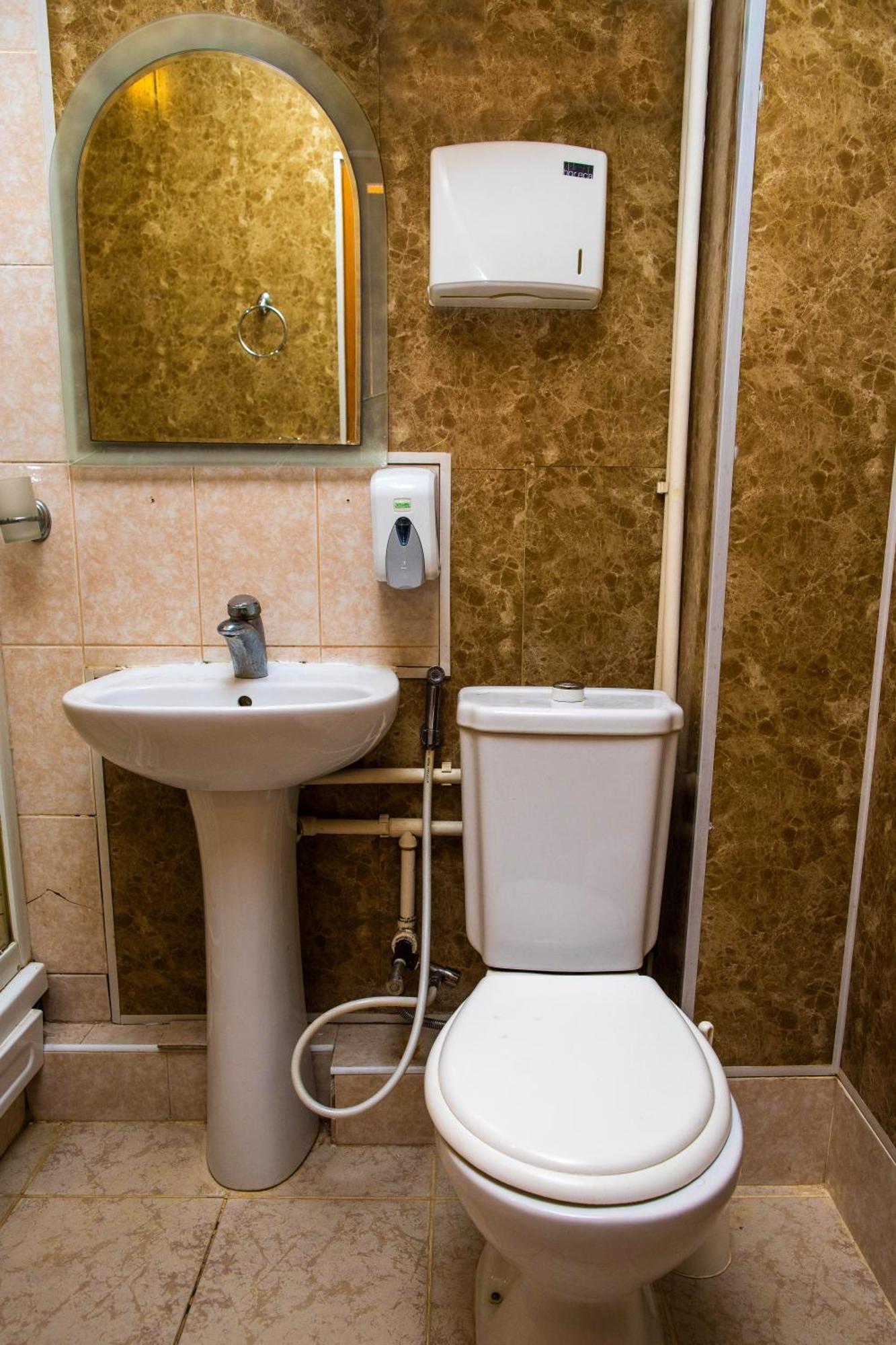 באקו Red Roof Seaview Hotel מראה חיצוני תמונה