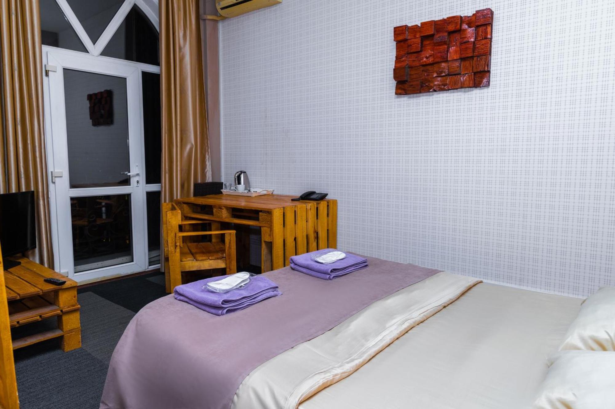 באקו Red Roof Seaview Hotel מראה חיצוני תמונה