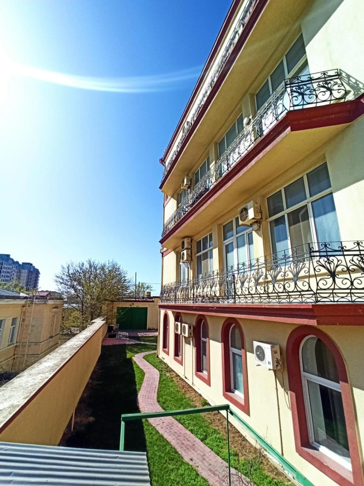 באקו Red Roof Seaview Hotel מראה חיצוני תמונה
