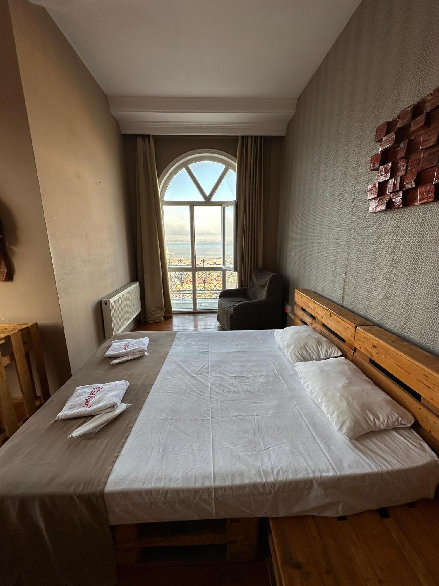באקו Red Roof Seaview Hotel מראה חיצוני תמונה